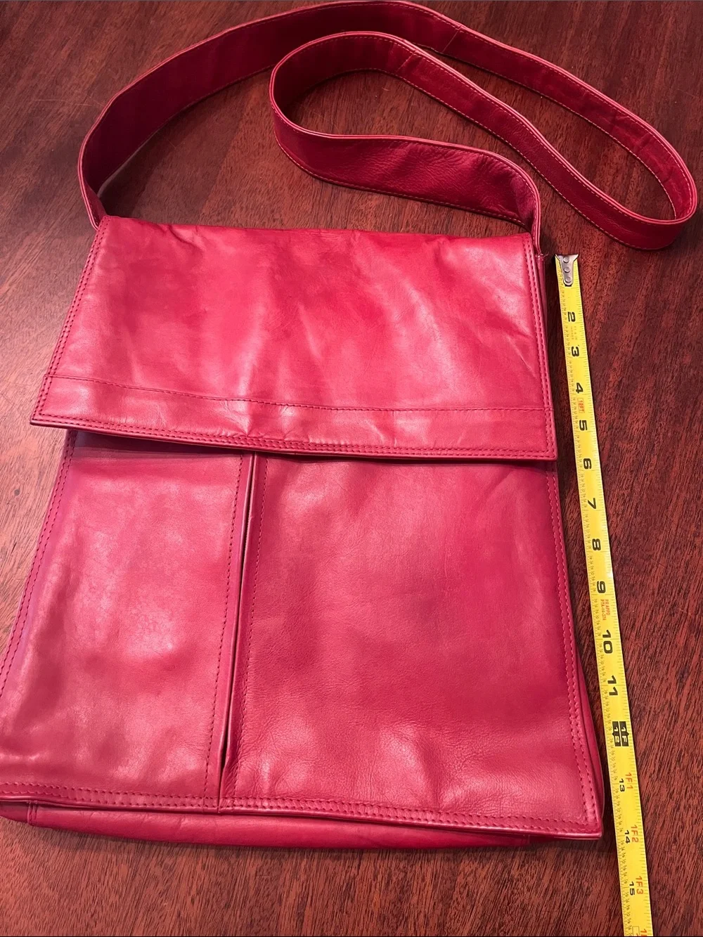 Chaos Red Leather Crossbody Laptop Bag - Sleek Women's Shoulder Bag. great shape